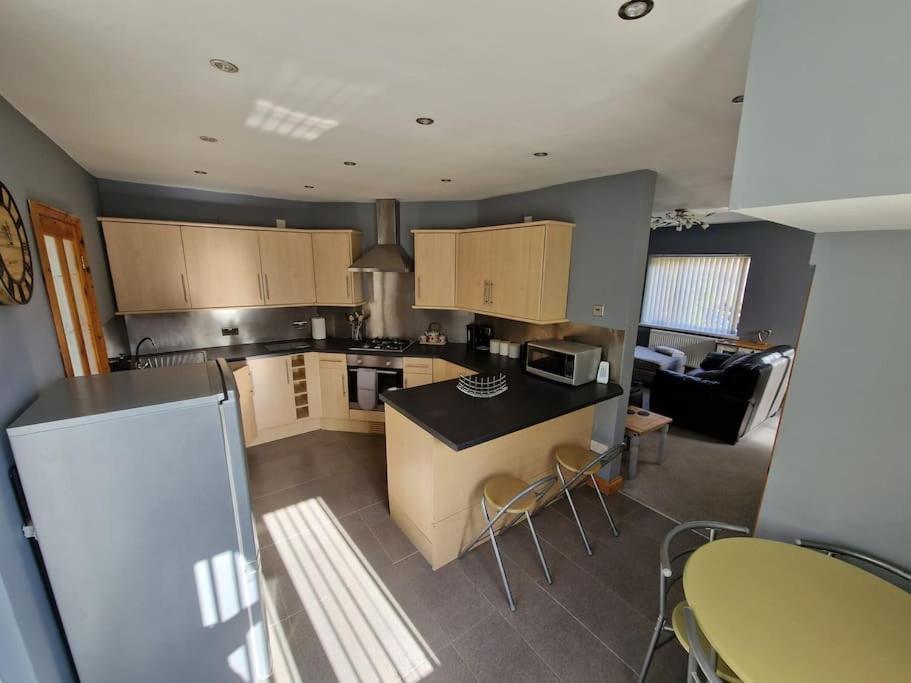 Viaduct View - Cefn Coed Apartment Merthyr Tydfil Exterior photo